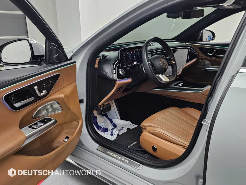 Mercedes-Benz E-Class — photo 11