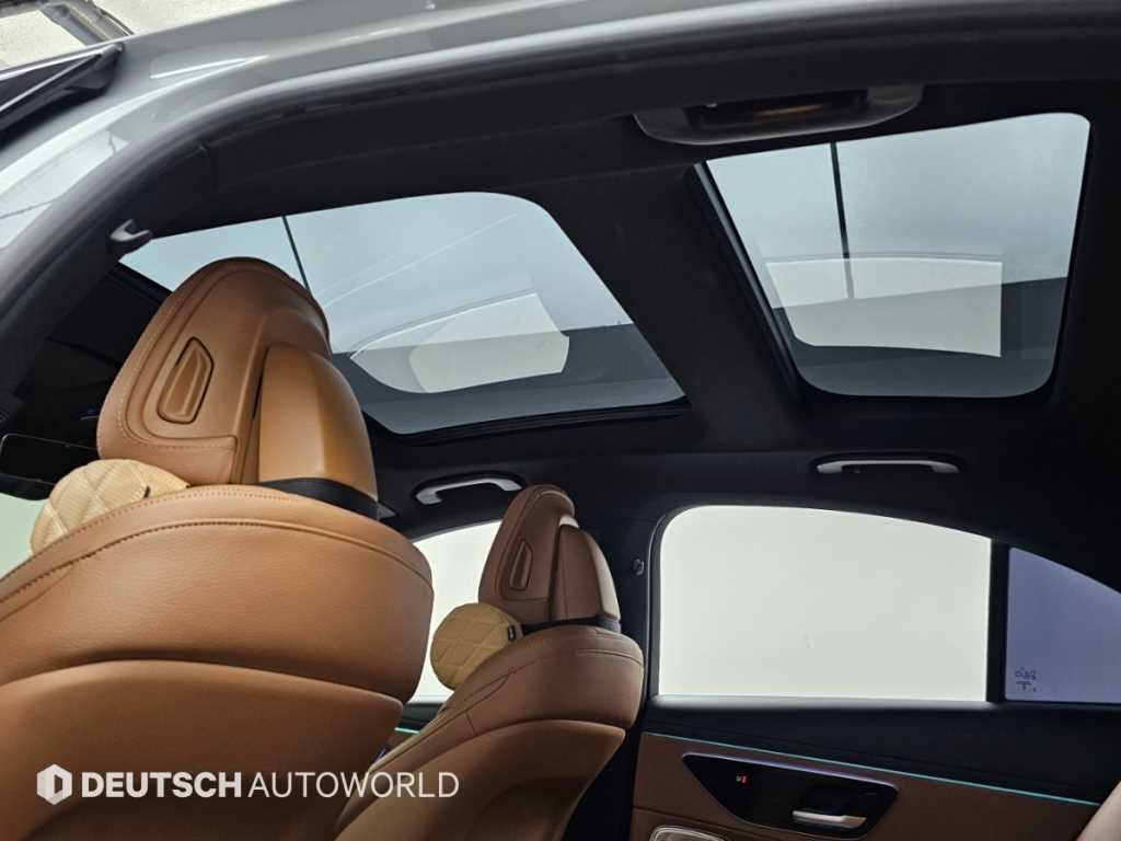 Mercedes-Benz E-Class — photo 18