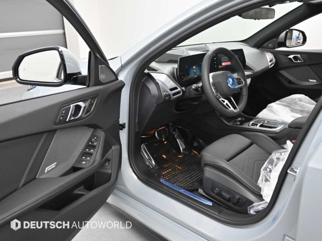BMW 1-Series — photo 11