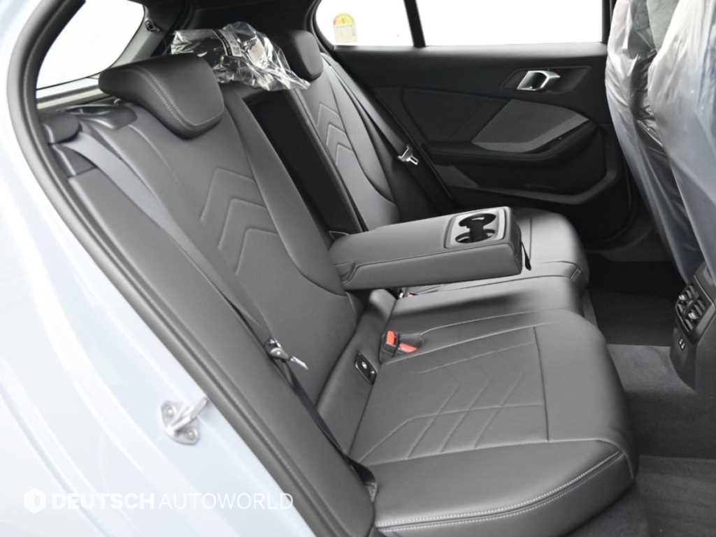 BMW 1-Series — photo 12