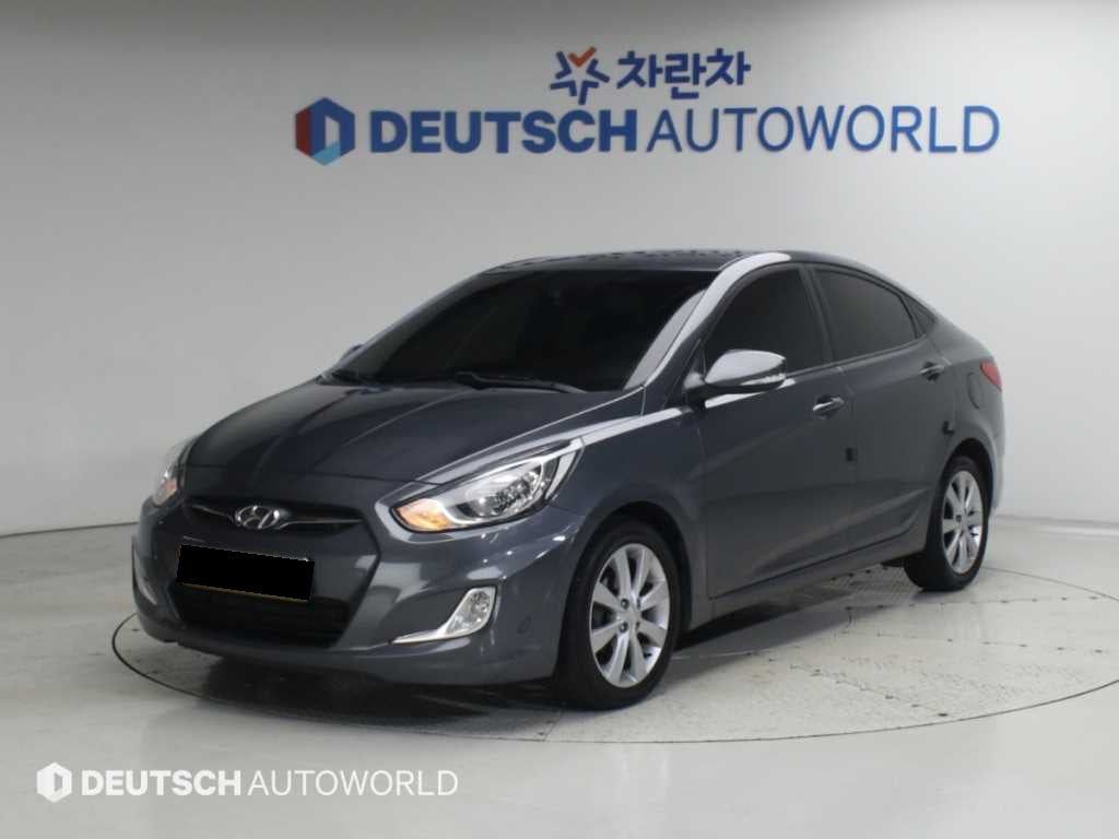 Hyundai Accent — photo 01
