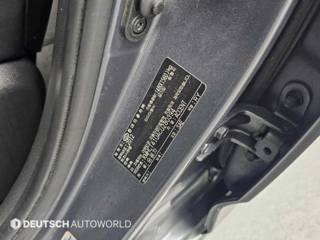 Hyundai Accent — photo 20