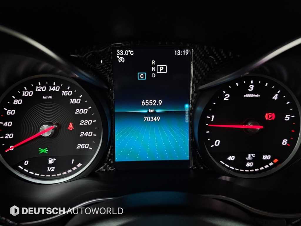 Mercedes-Benz C-Class — photo 08