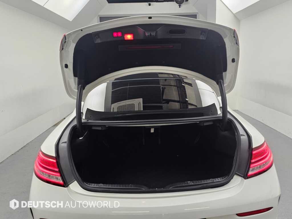 Mercedes-Benz C-Class — photo 19