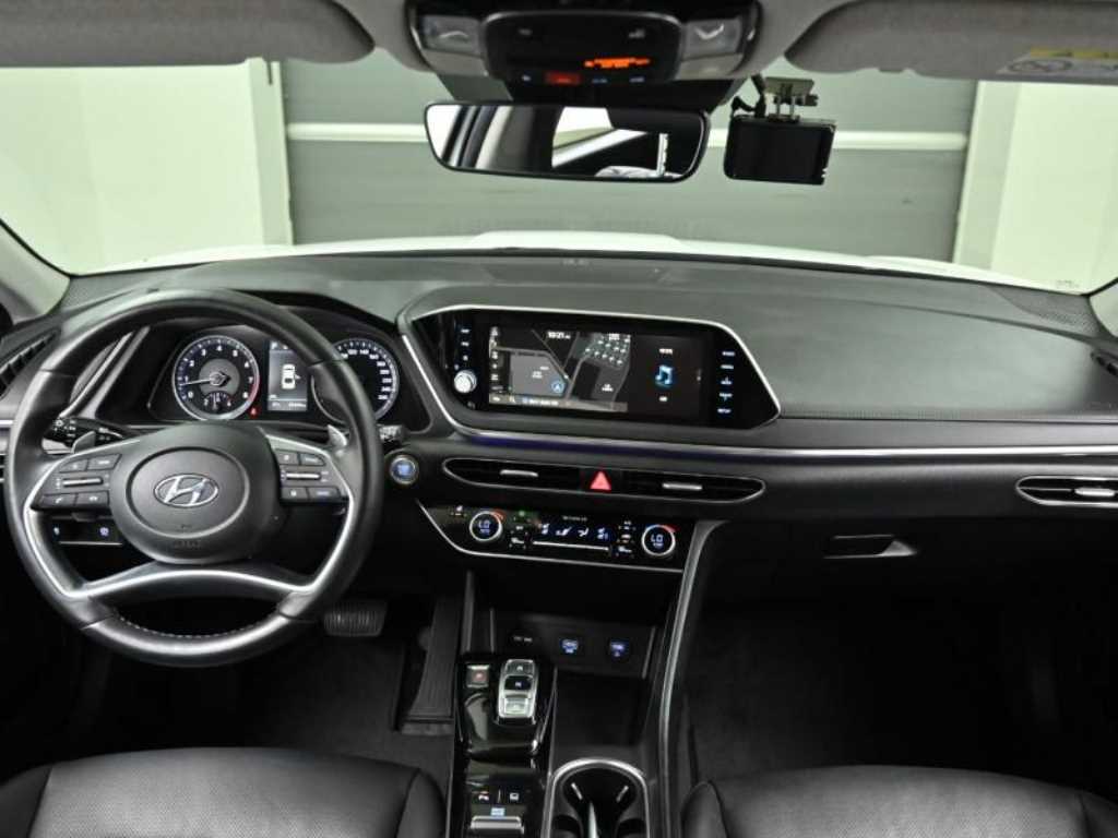 Hyundai Sonata — photo 07
