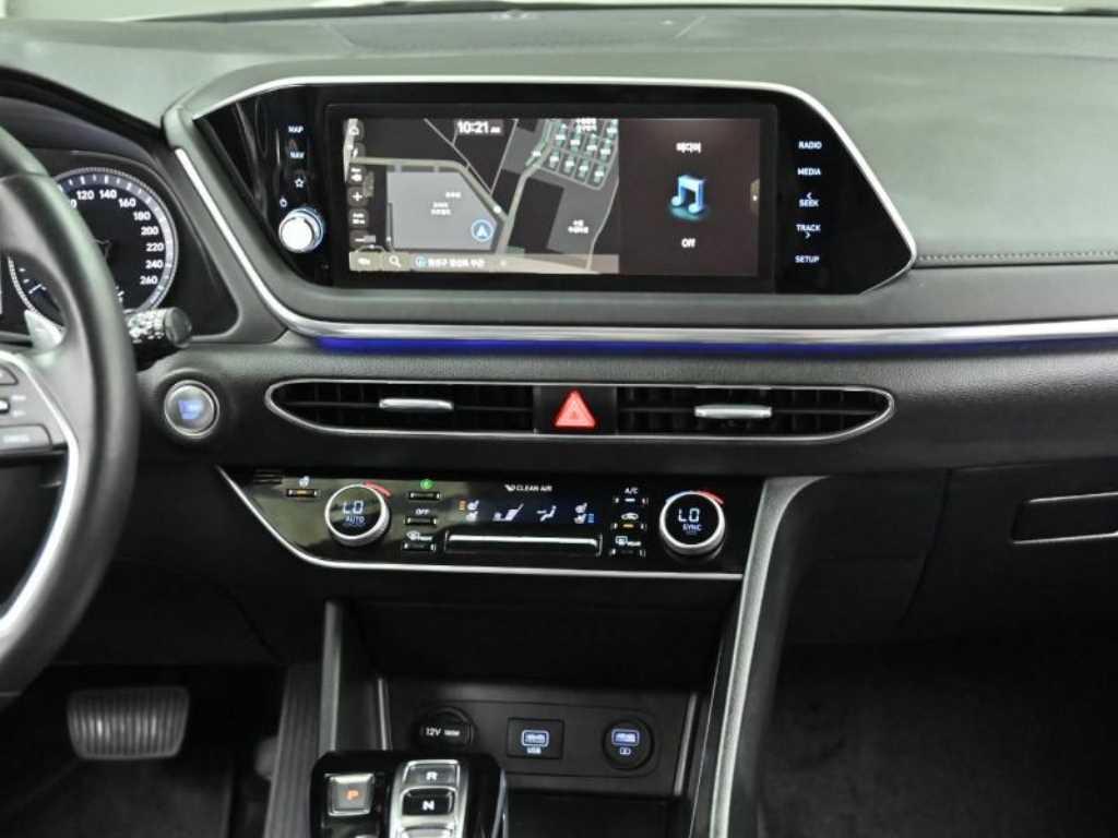 Hyundai Sonata — photo 14