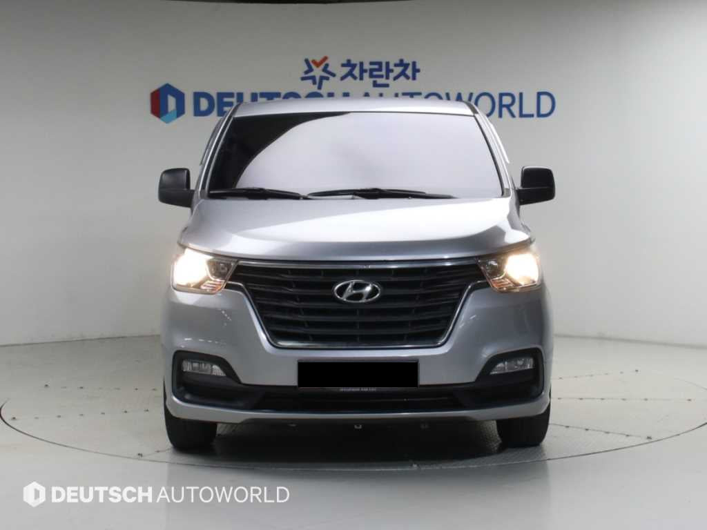 Hyundai Starex — photo 03