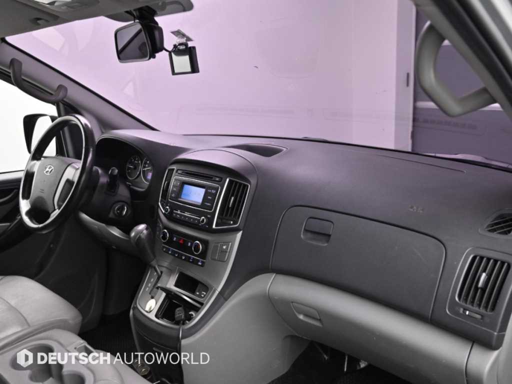 Hyundai Starex — photo 07