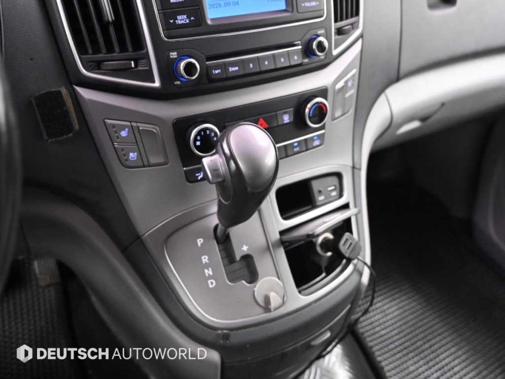 Hyundai Starex — photo 09