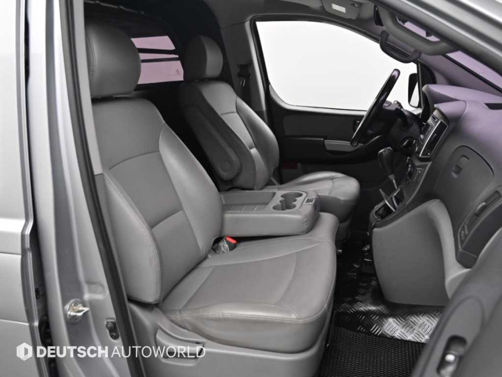 Hyundai Starex — photo 10