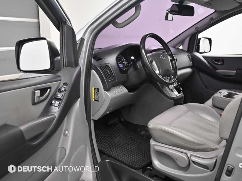 Hyundai Starex — photo 11
