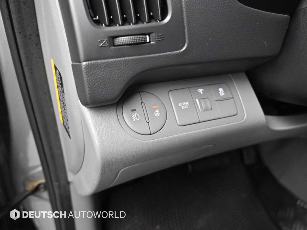 Hyundai Starex — photo 17