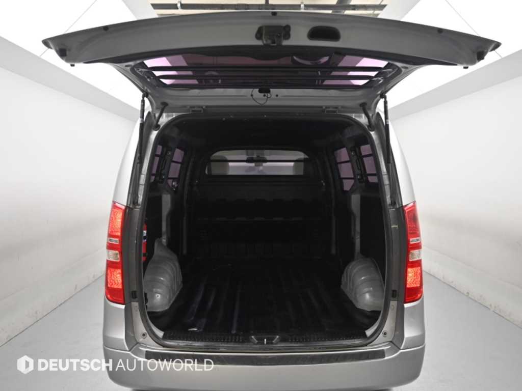 Hyundai Starex — photo 19