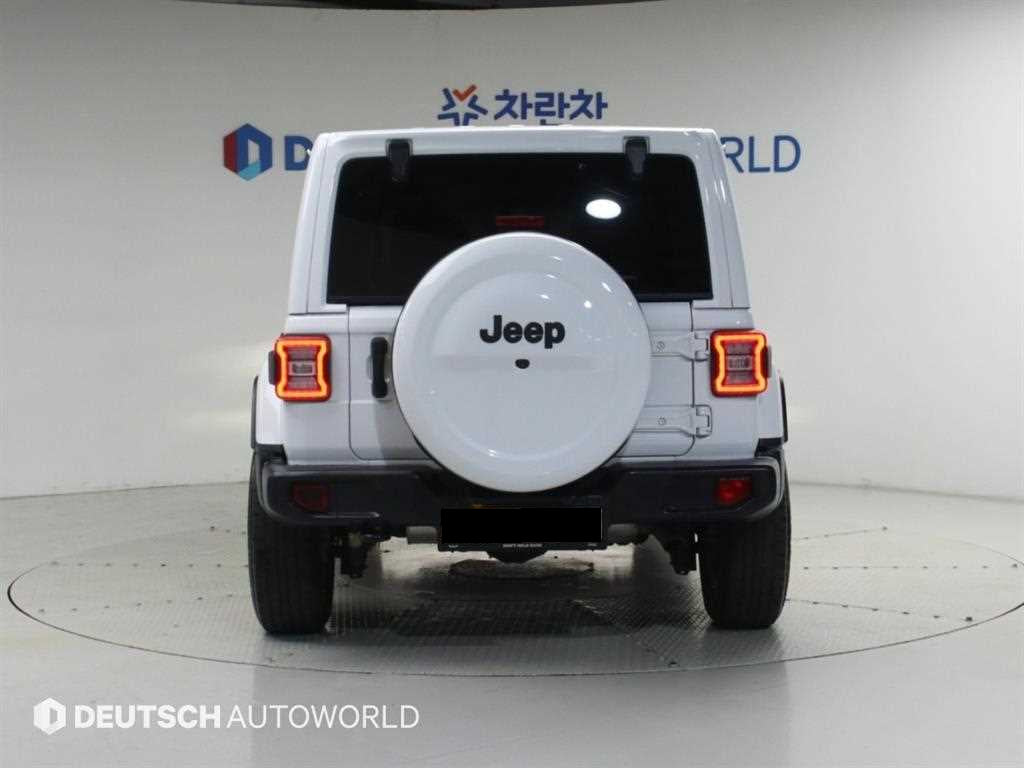 Jeep Wrangler — photo 04