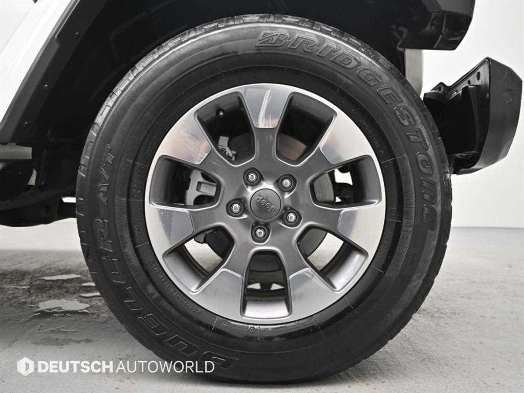 Jeep Wrangler — photo 05