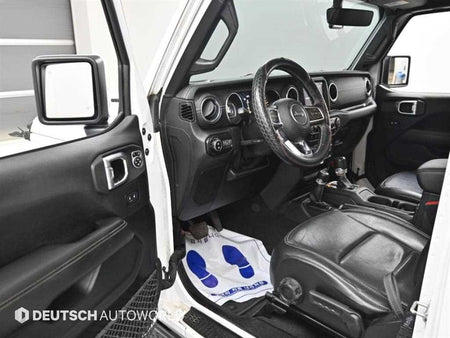 Jeep Wrangler — photo 11