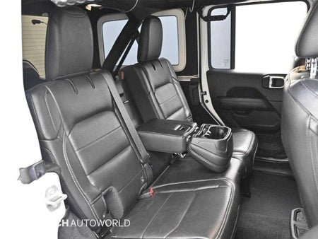 Jeep Wrangler — photo 12