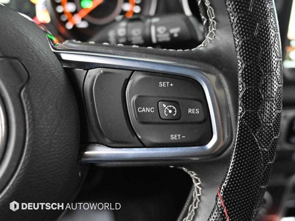 Jeep Wrangler — photo 16