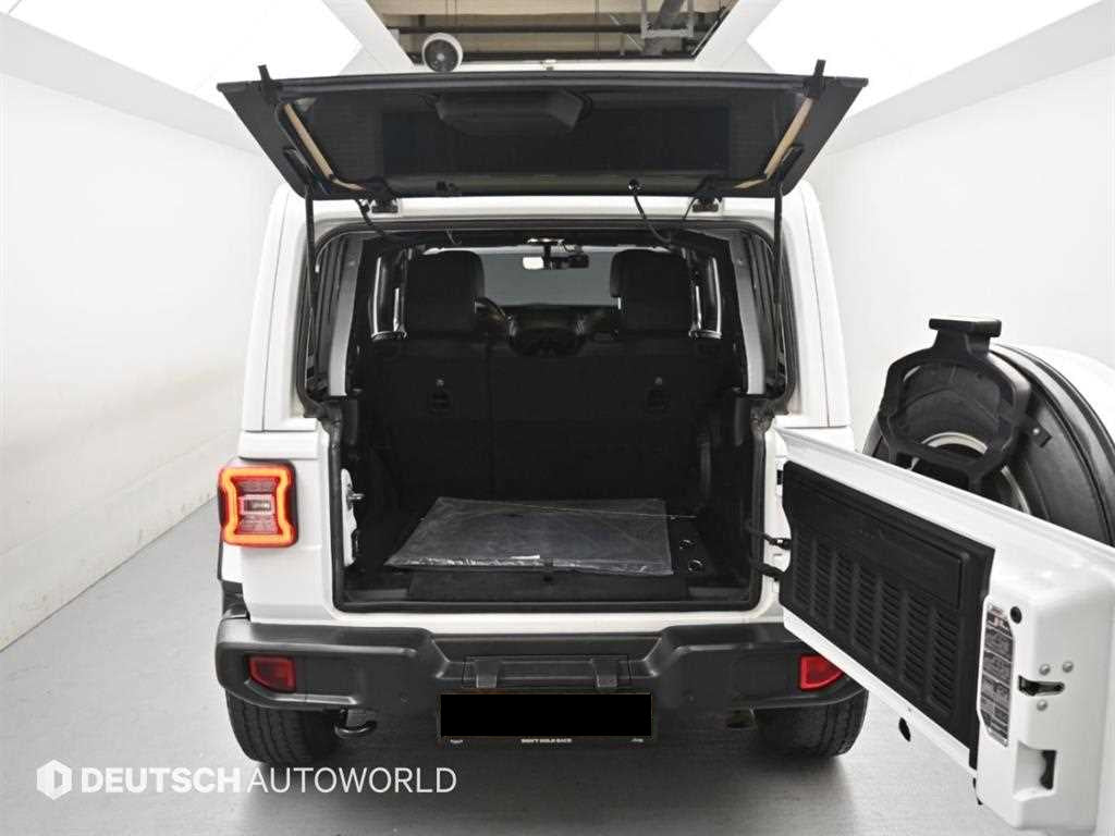 Jeep Wrangler — photo 19