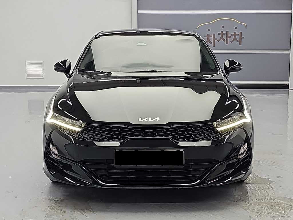 Kia K5 — photo 02