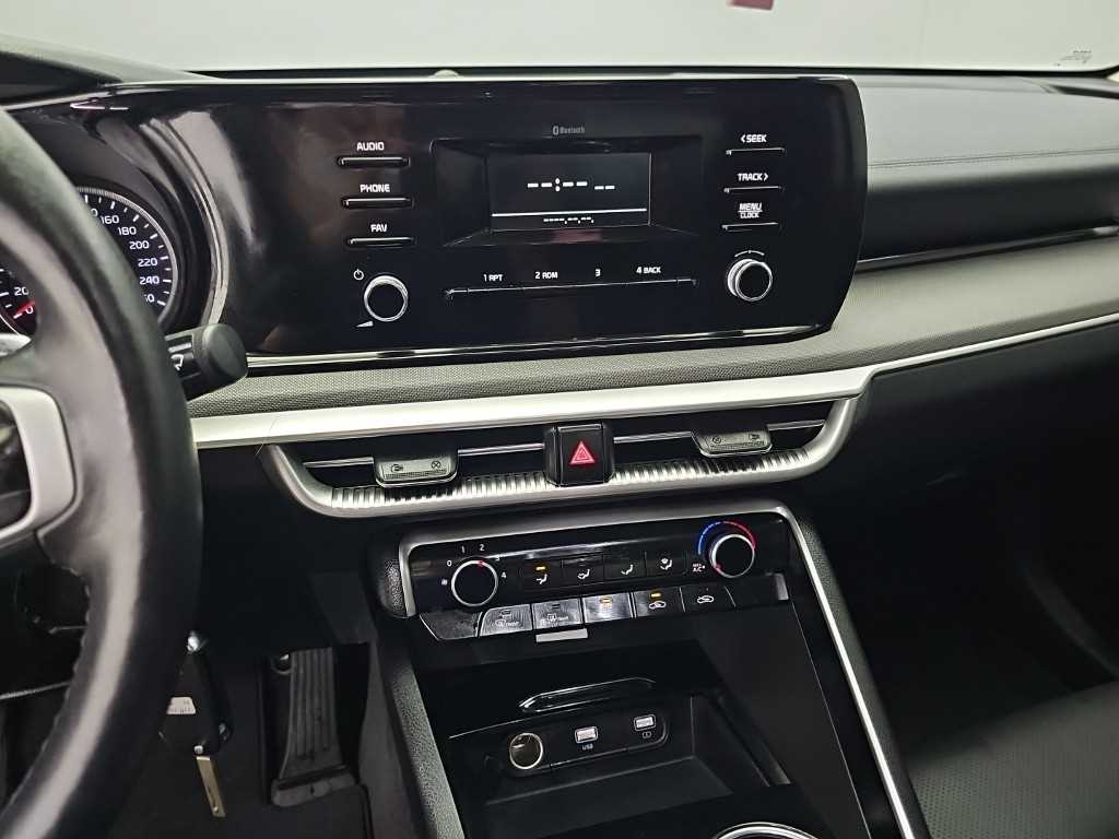 Kia K5 — photo 10
