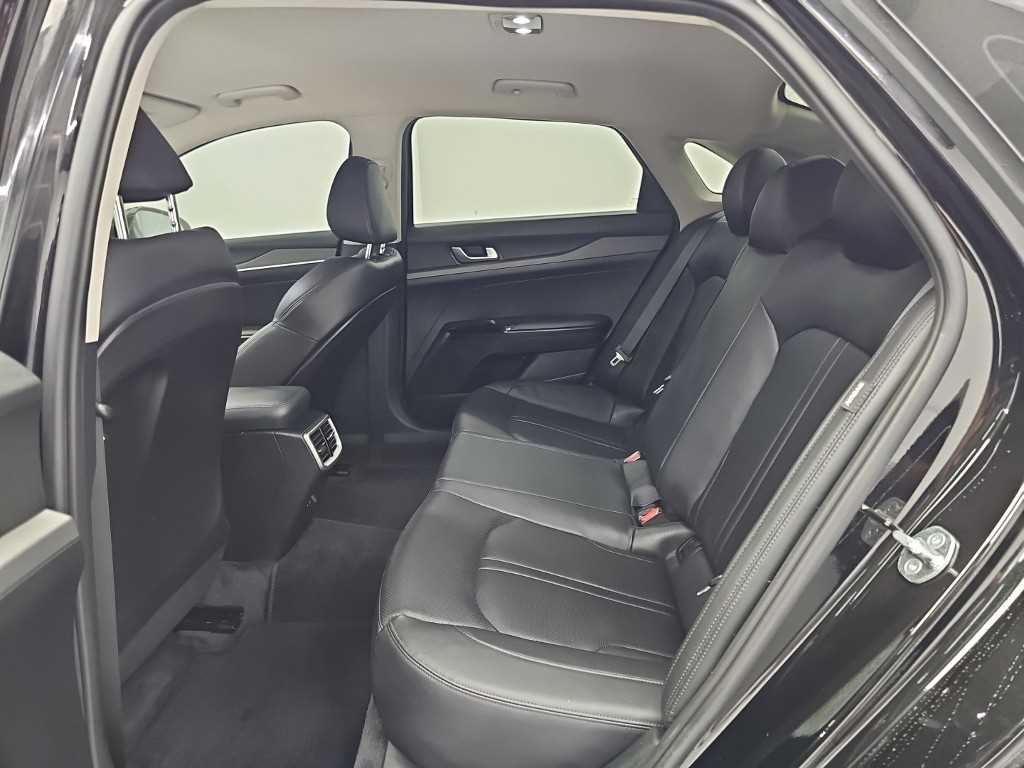 Kia K5 — photo 12