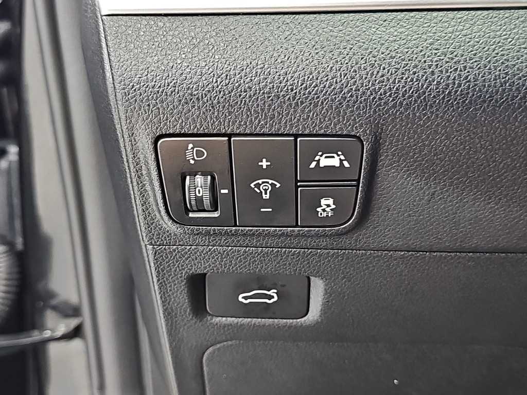 Kia K5 — photo 15