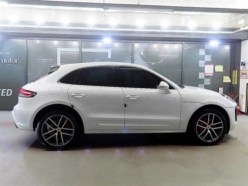Porsche Macan — photo 03