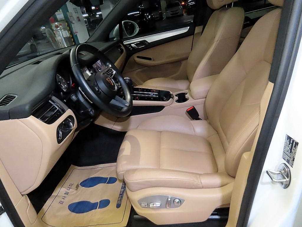 Porsche Macan — photo 06