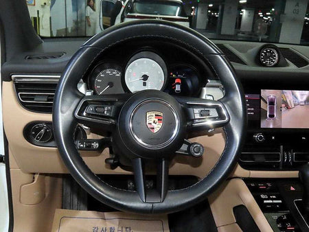 Porsche Macan — photo 08