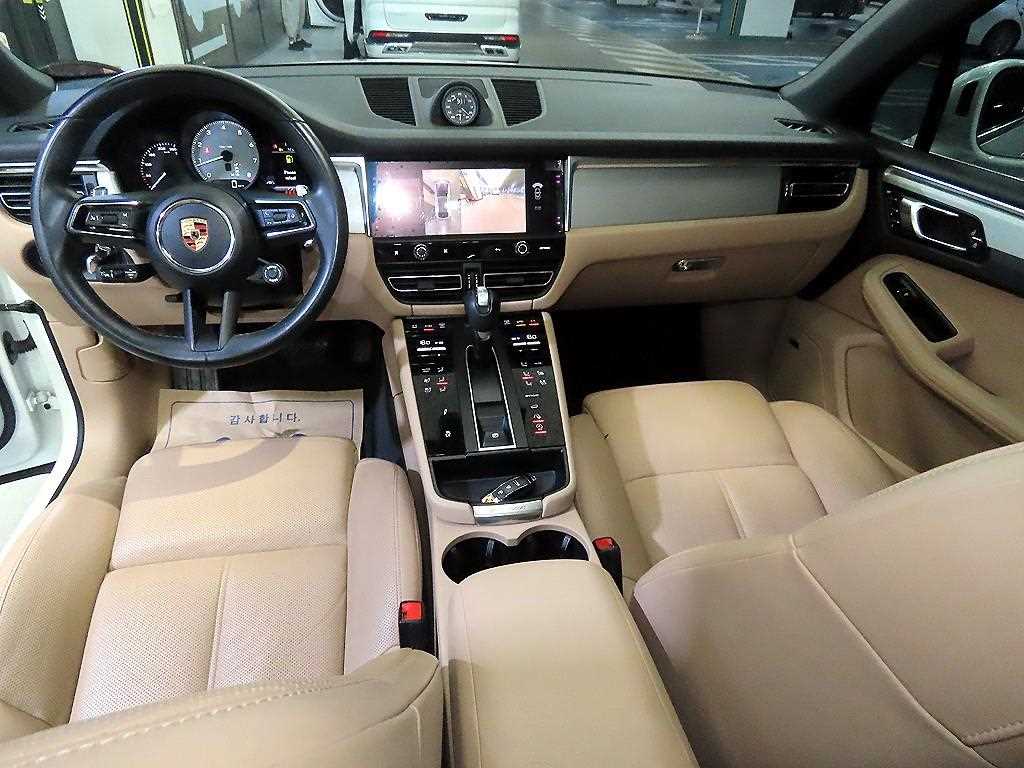 Porsche Macan — photo 10