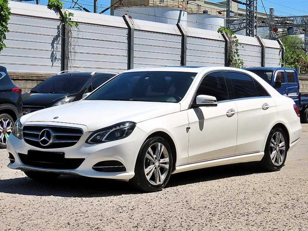 Mercedes-Benz E-Class — photo 02