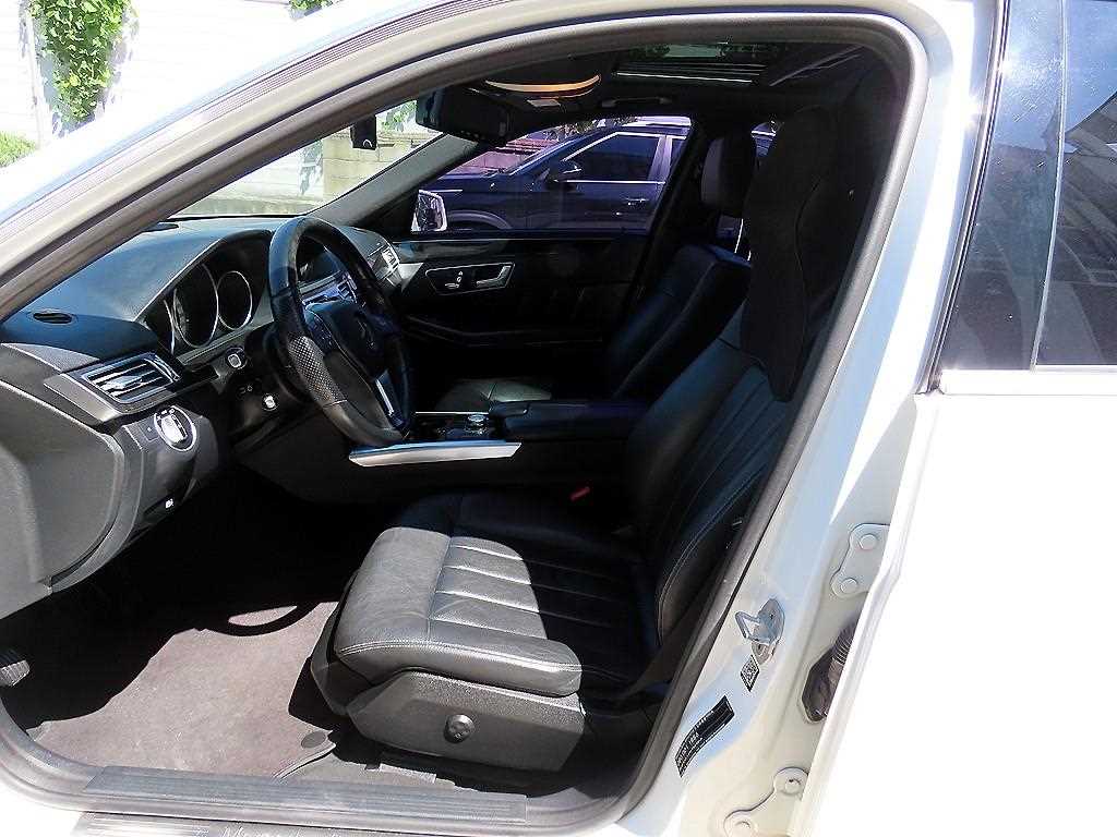 Mercedes-Benz E-Class — photo 05