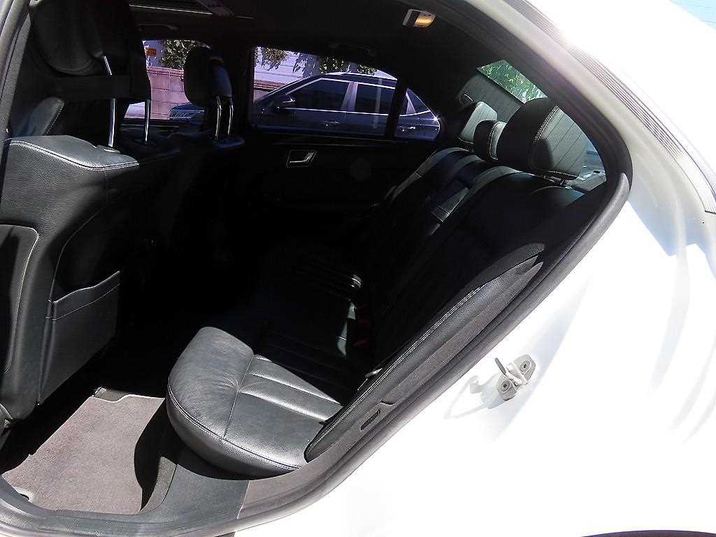 Mercedes-Benz E-Class — photo 06