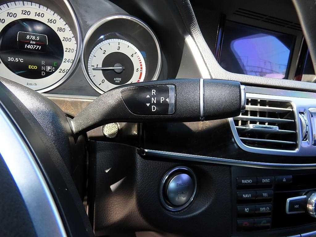Mercedes-Benz E-Class — photo 10