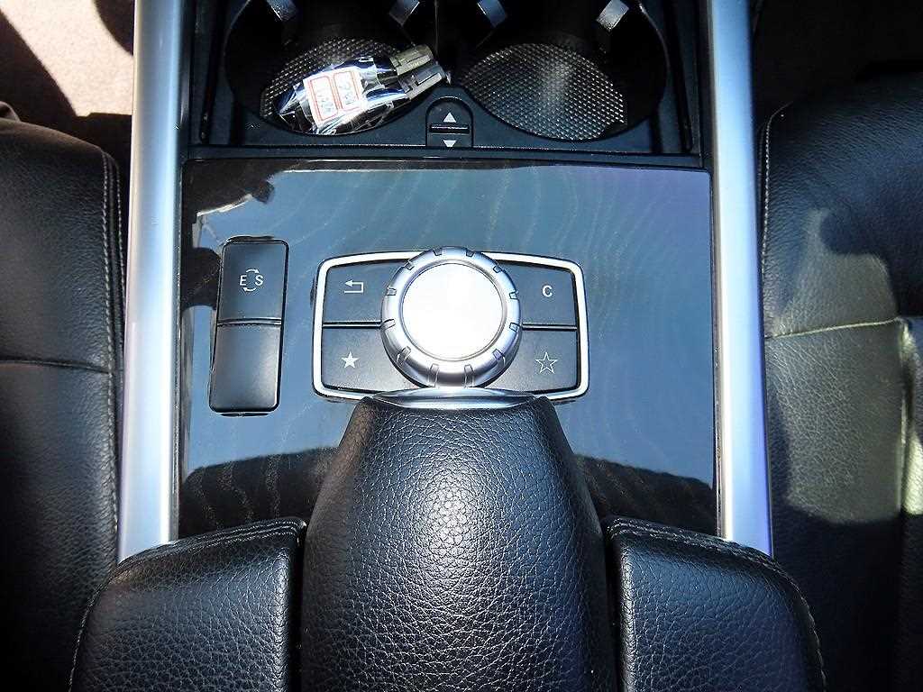 Mercedes-Benz E-Class — photo 13