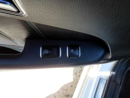 Mercedes-Benz E-Class — photo 16