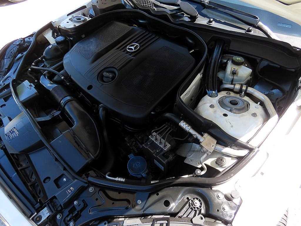 Mercedes-Benz E-Class — photo 19