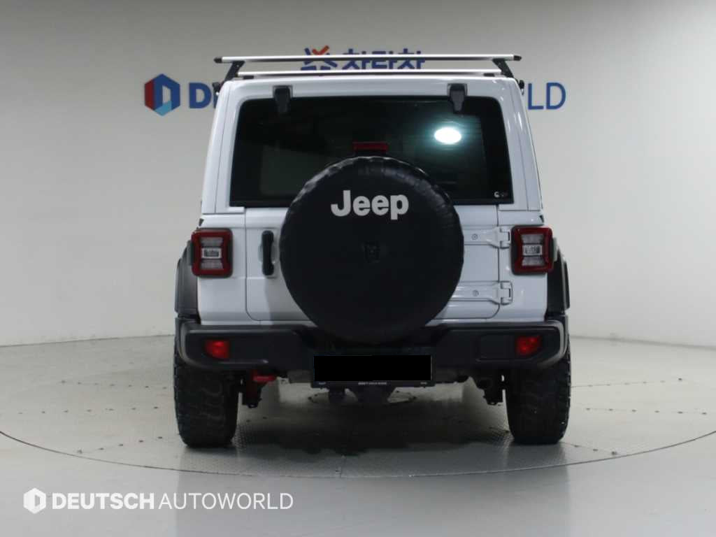 Jeep Wrangler — photo 04