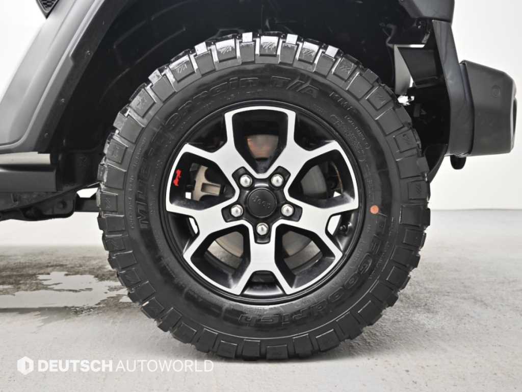 Jeep Wrangler — photo 05