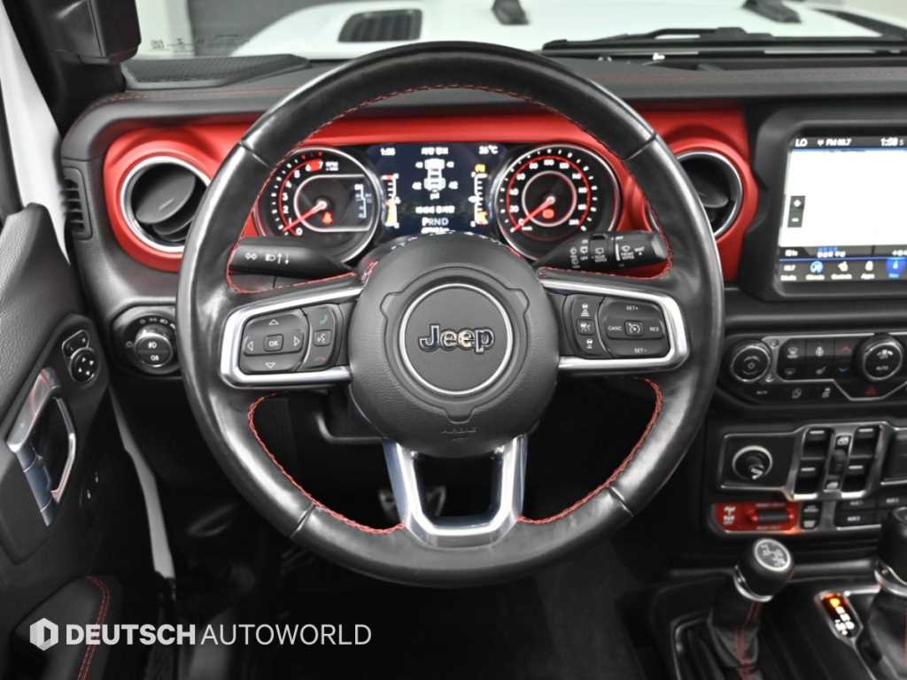 Jeep Wrangler — photo 13
