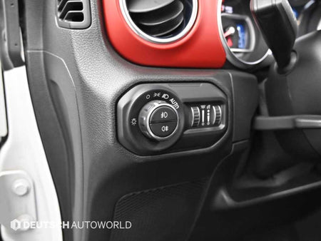Jeep Wrangler — photo 17