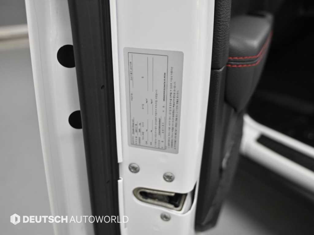Jeep Wrangler — photo 20