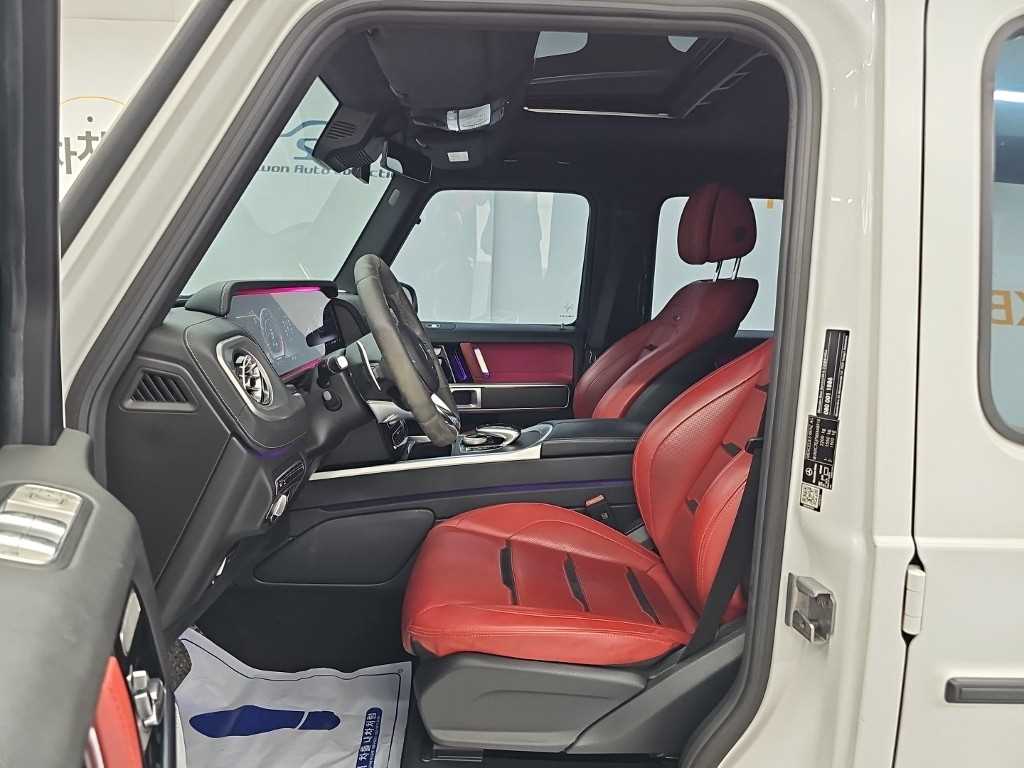 Mercedes-Benz G-Class — photo 11