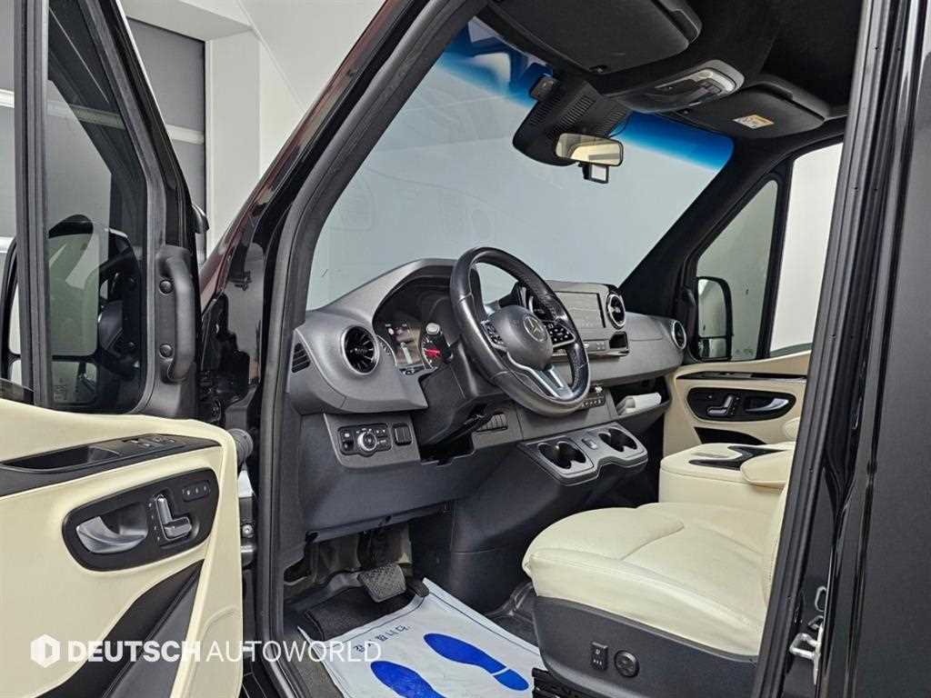 Mercedes-Benz Sprinter — photo 11