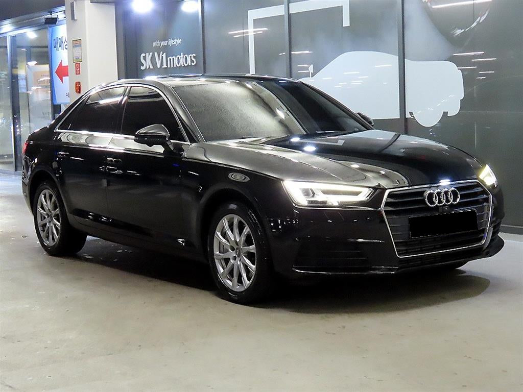 Audi A4 — photo 01