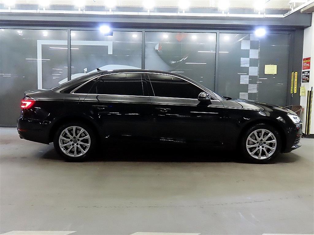Audi A4 — photo 03