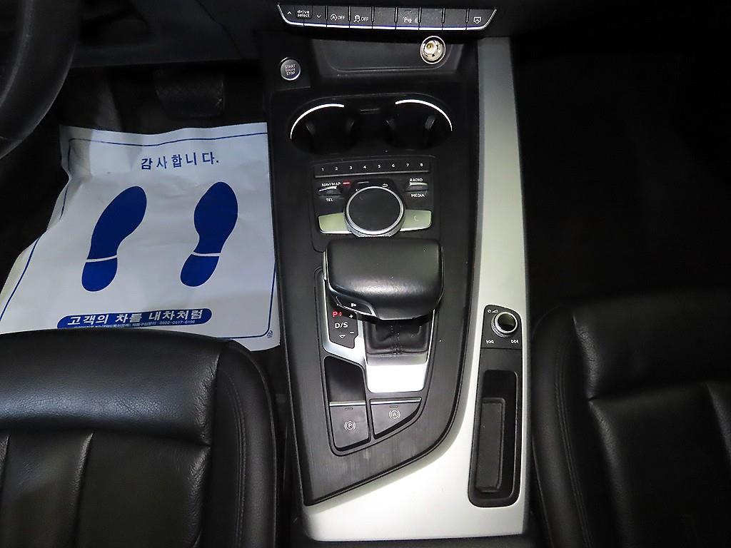Audi A4 — photo 12