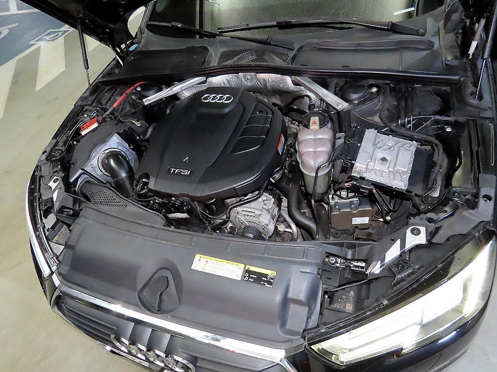 Audi A4 — photo 18