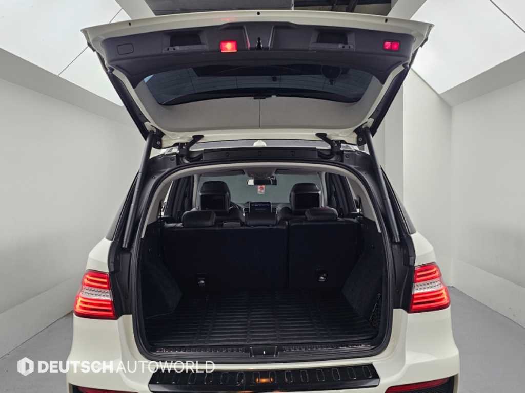 Mercedes-Benz M-class — photo 19